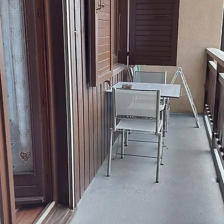 Calme Avec Balcon A Chamonix, Parking Et Wifi Inclus - Fr-1-517-70 * Chamonix