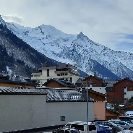 Calme Avec Balcon A Chamonix, Parking Et Wifi Inclus - Fr-1-517-70 Apartment